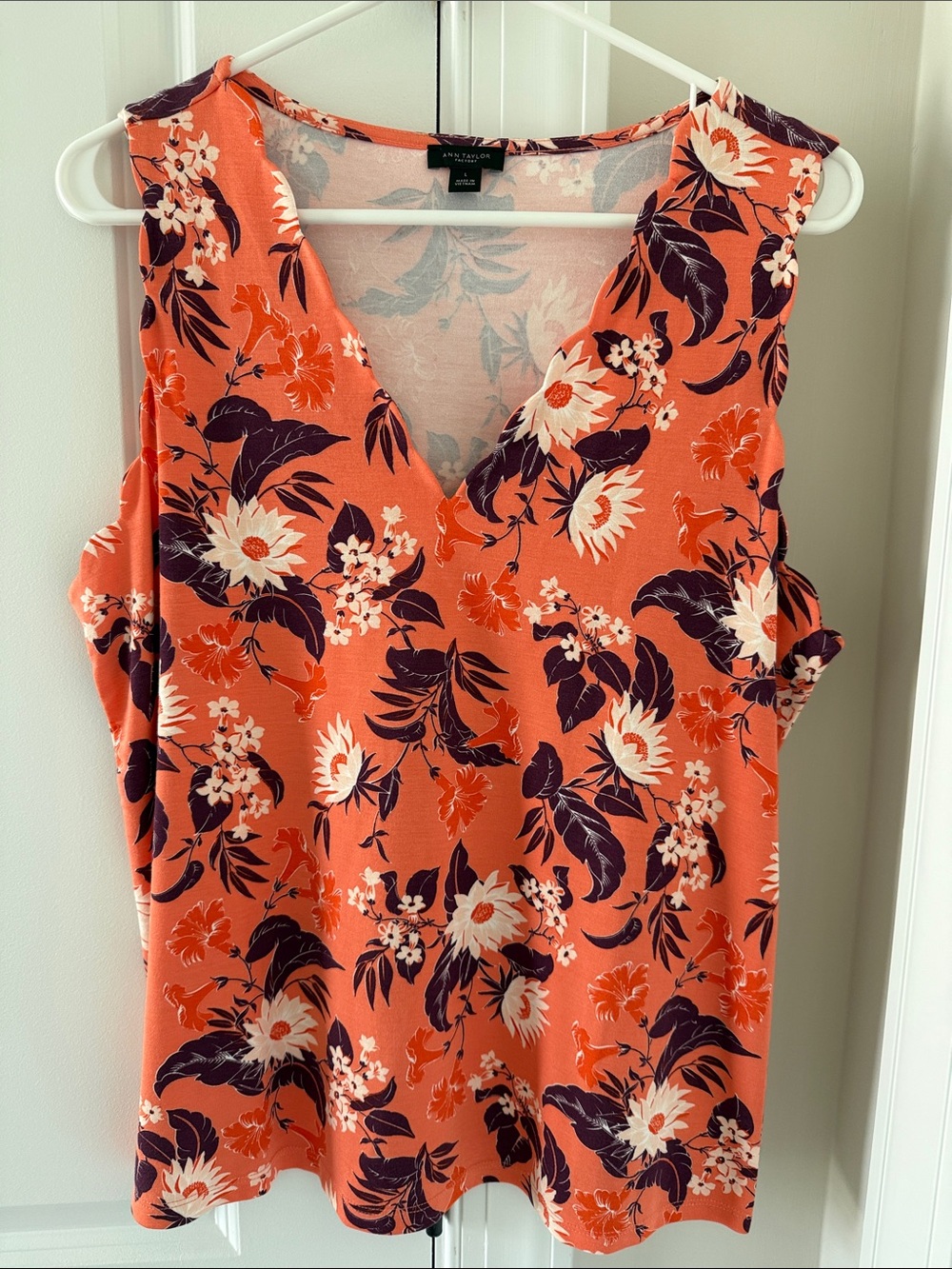 Ann Taylor Factory Floral V-Neck Sleeveless Top